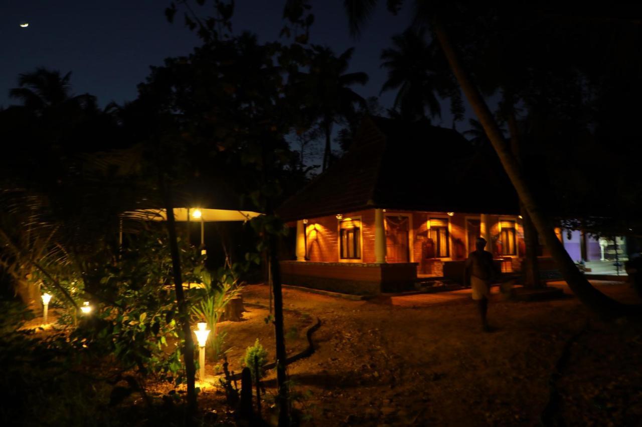 The Munroe Vibes Inn Mundrothuruth Экстерьер фото